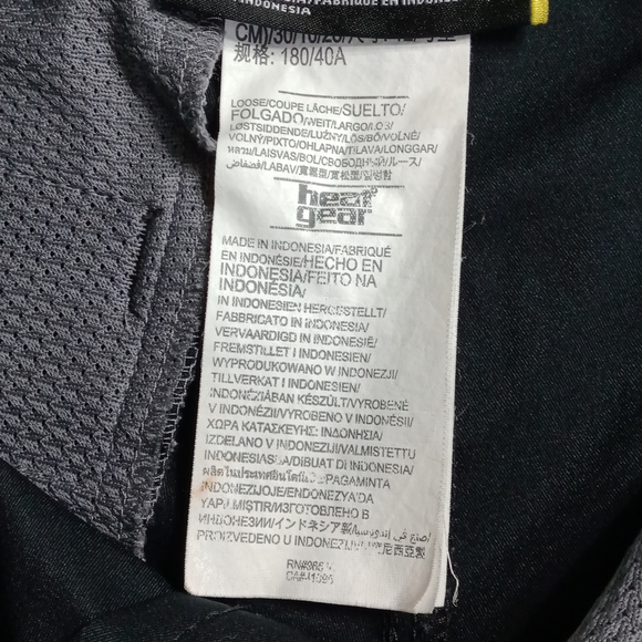 🌞Under Armour Button Shorts Size 12 - Picture 5 of 5